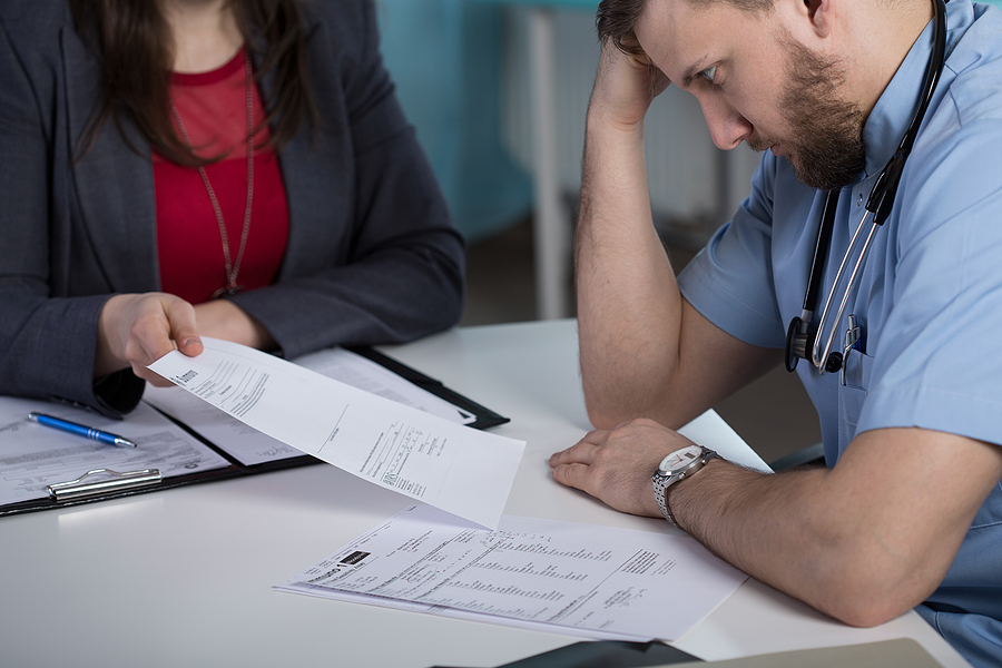How a Savannah Medical Malpractice Lawyer Evaluates ER Errors
