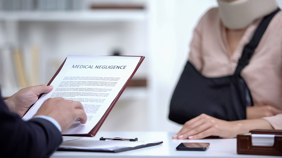 What a Malpractice Lawyer Needs to Prove Negligence
